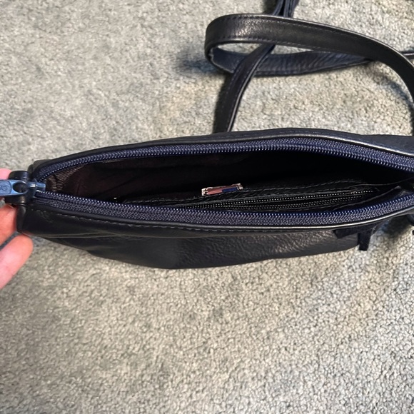 Beautiful Elie Small Crossbody bag in Navy - Picture 6 of 13